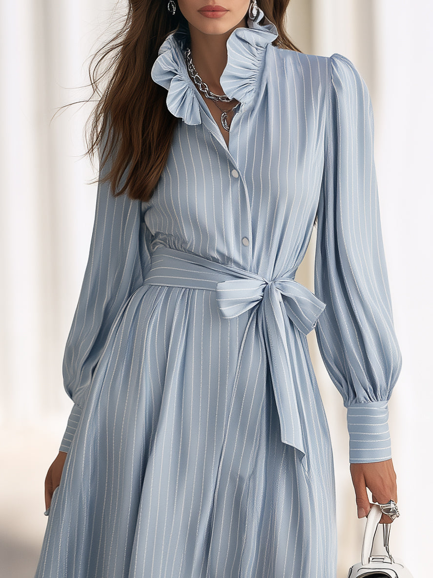Zevine – Set aus Rüschenshirt mit Stehkragen und gestreiftem Maxikleid