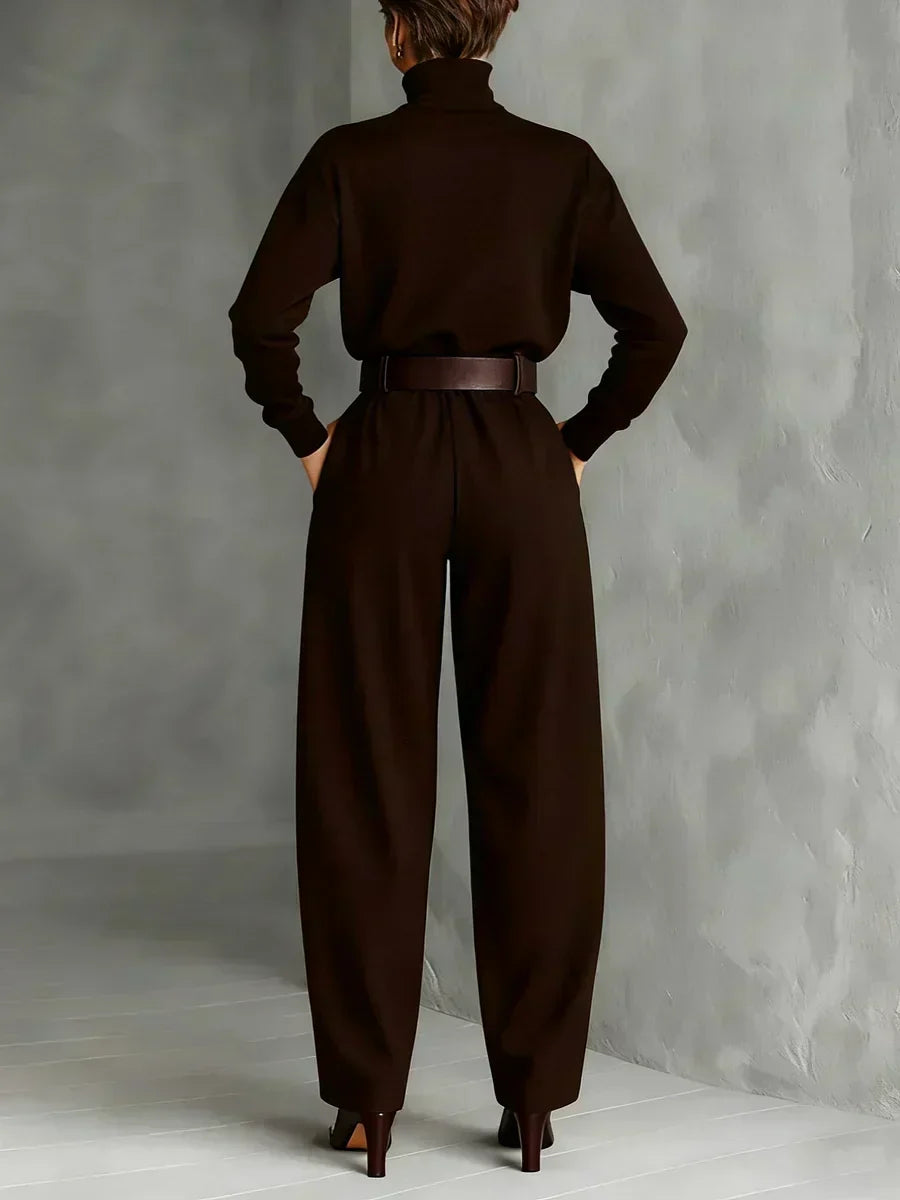 Avenya – Figurbetontes Rollkragenshirt & Hosen-Set