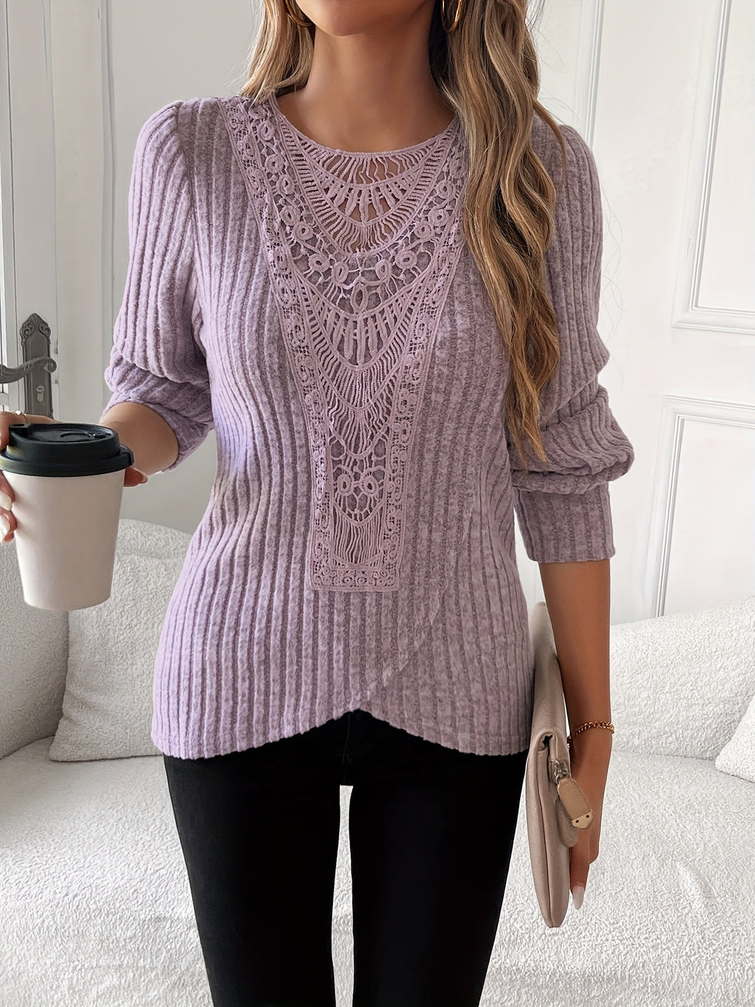 Nivara – Rundhals-Strick-T-Shirt mit Spitzenbesatz