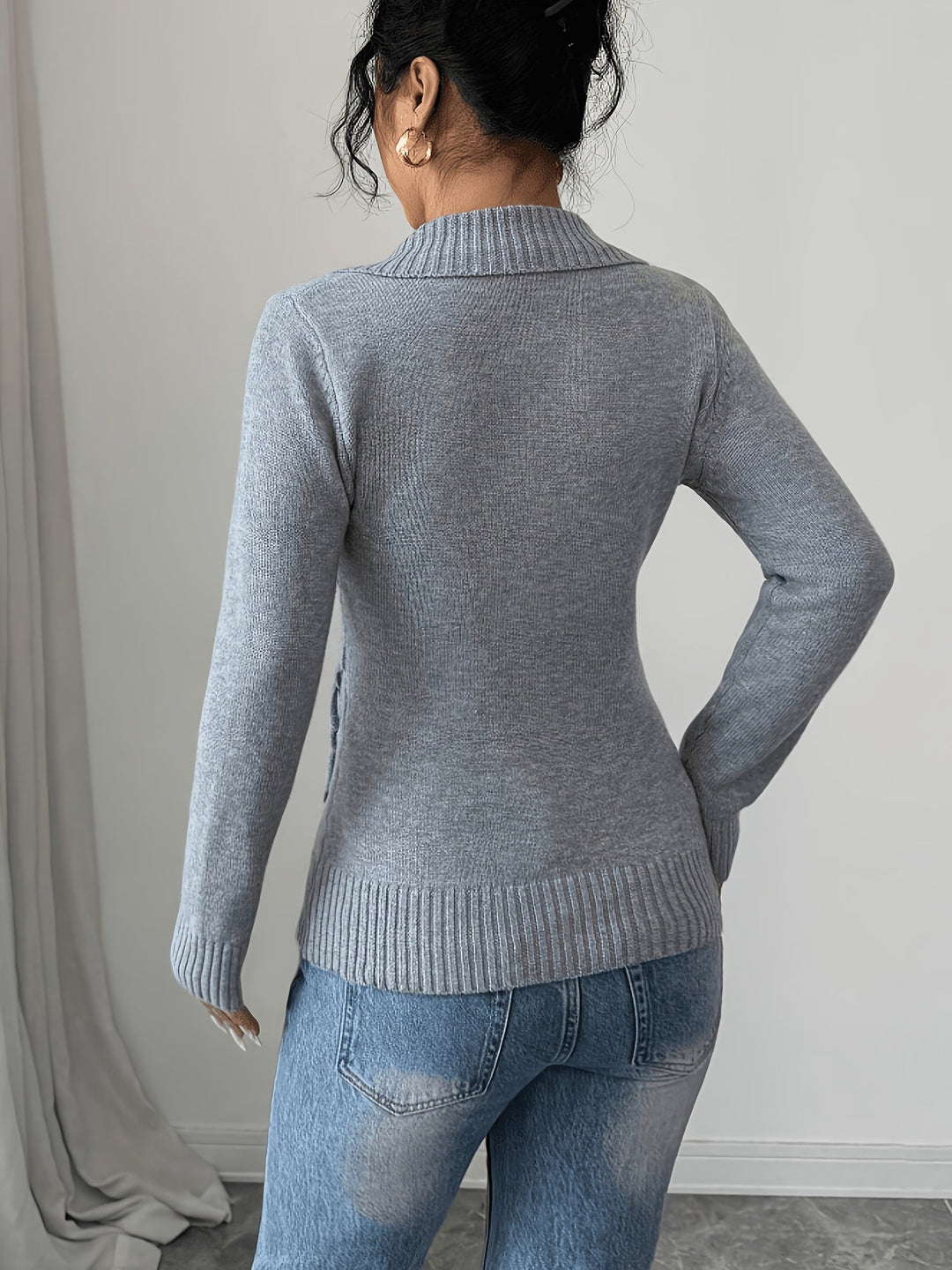 Nerise – Kreuzfront-Strickpullover