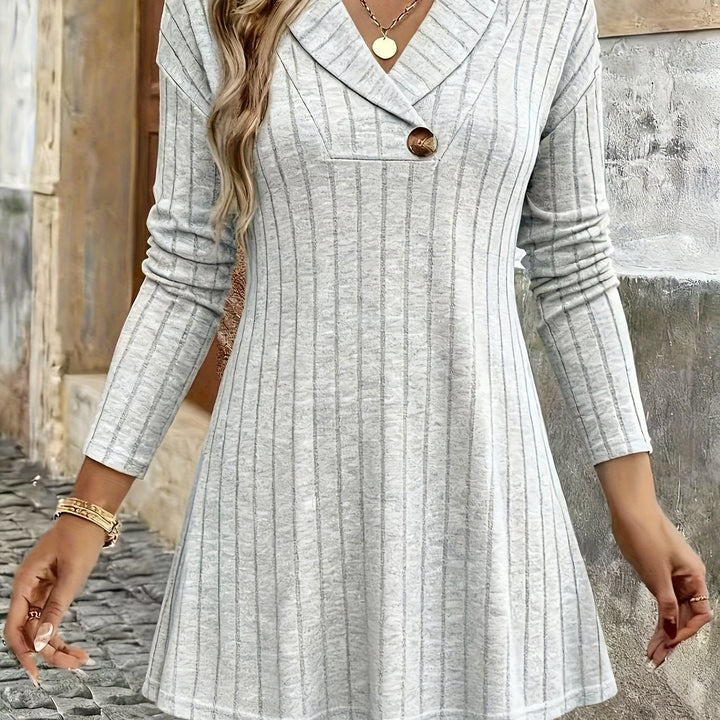 Novira – Revers-V-Ausschnitt Rippenstrick-T-Shirt