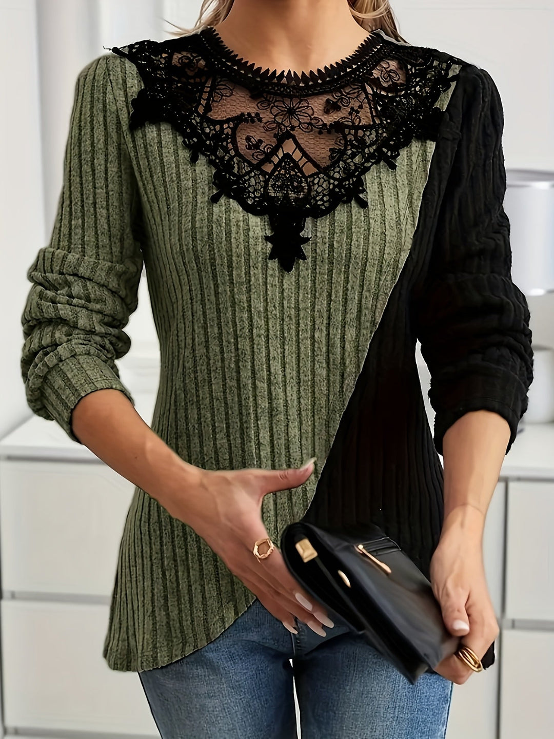 Rilena – Kontrast-Spitzen-Patchwork-Strickpullover