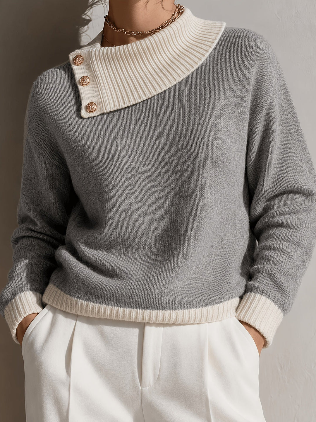 Calira – Asymmetrischer Halsausschnitt-Strickpullover