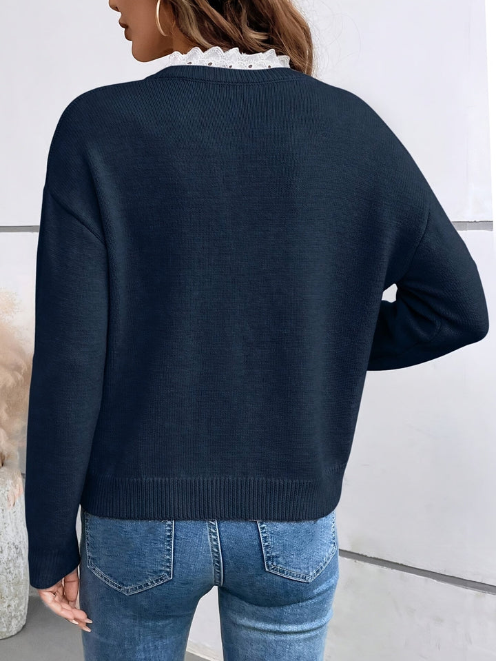 Mevara – T-Shirt mit Spitzenbesatz und V-Ausschnitt