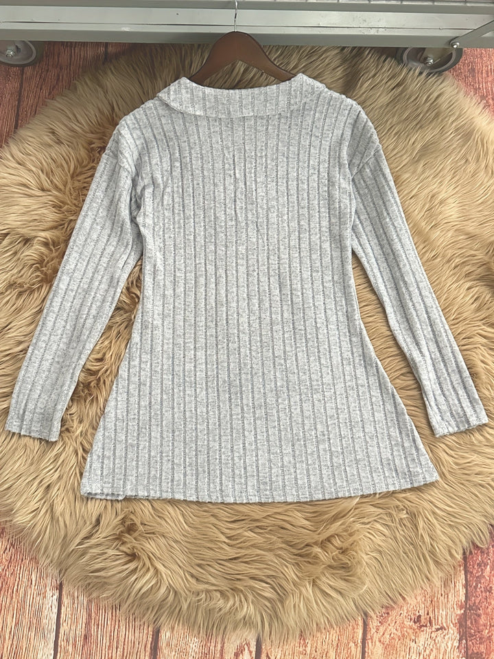 Novira – Revers-V-Ausschnitt Rippenstrick-T-Shirt