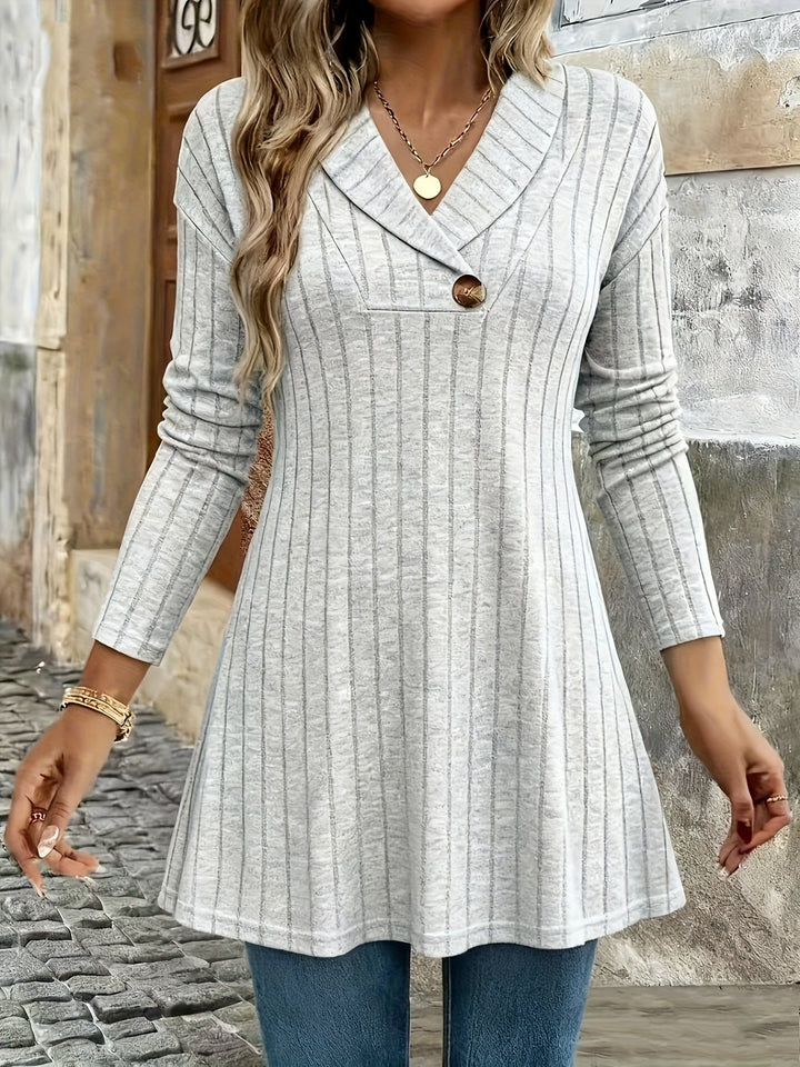Novira – Revers-V-Ausschnitt Rippenstrick-T-Shirt