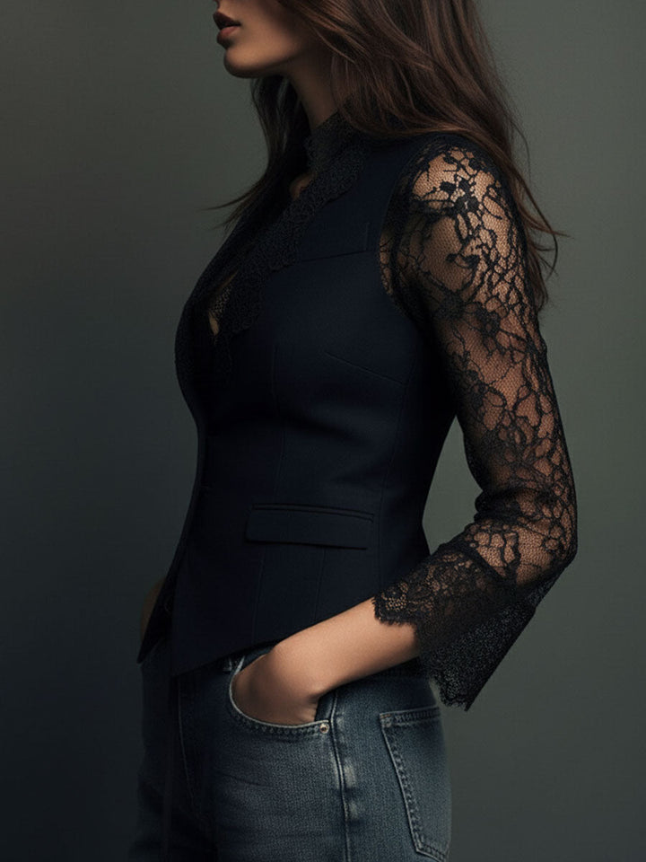 Nalira – Bluse mit Spitzenärmeln und Weste als Set