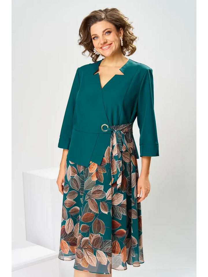 Ilyra – Reverskragen-Chiffonkleid
