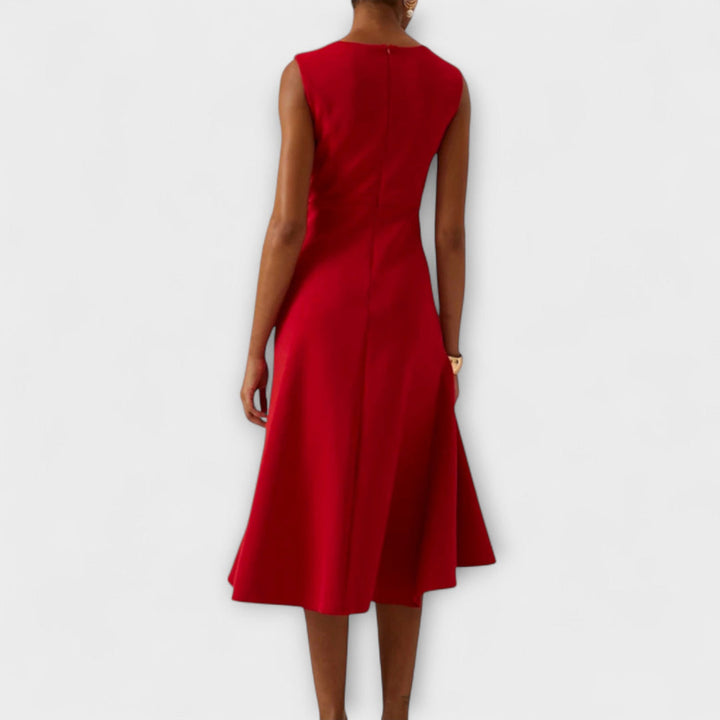 Nivara – Kleid mit Taillenknoten und Falten