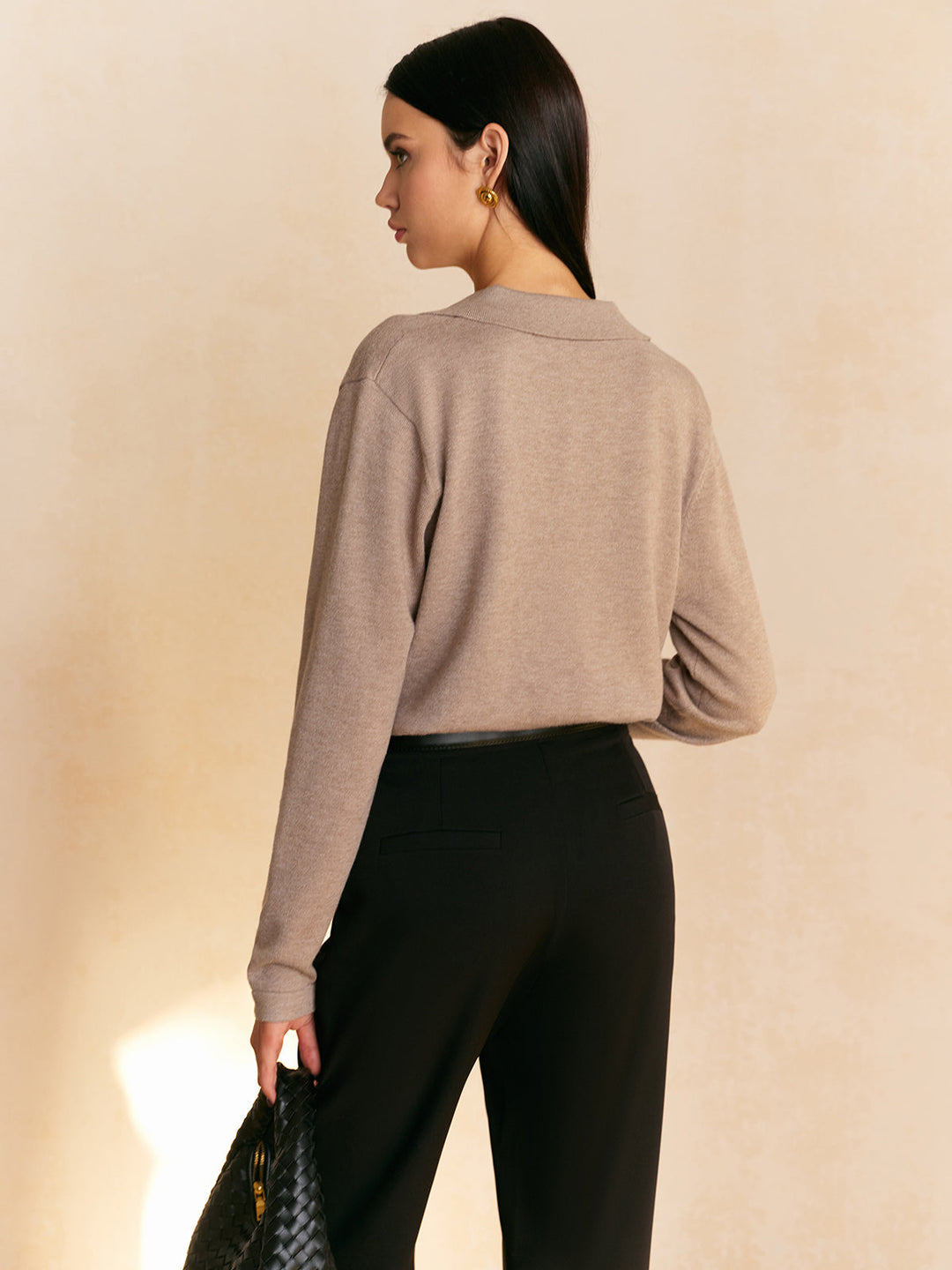Elyra – V-Ausschnitt-Feinstrickpullover