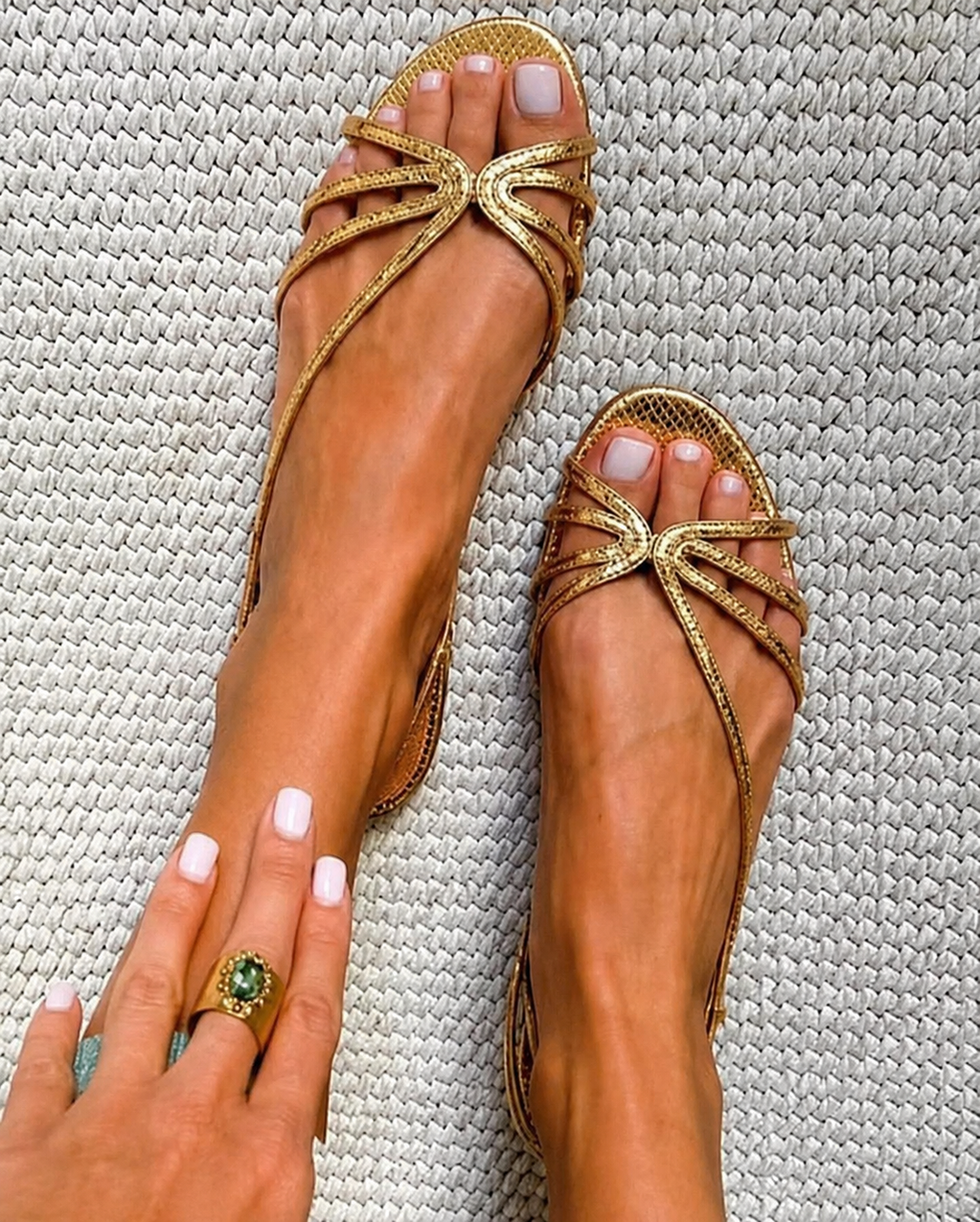 Kirela – dünnriemige Metallic-Optik-Sandalen