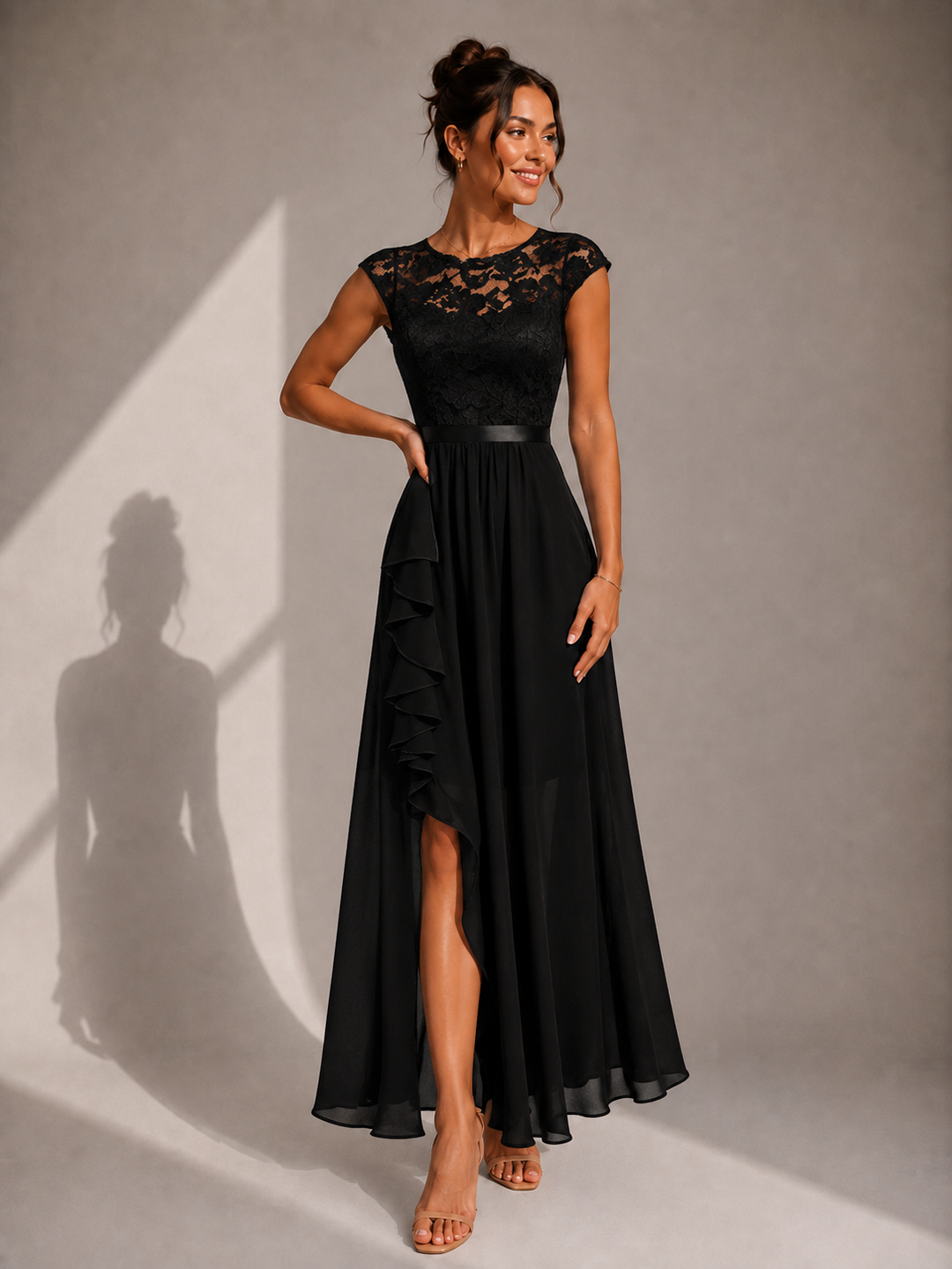 Verine – Maxikleid mit transparentem Ausschnitt
