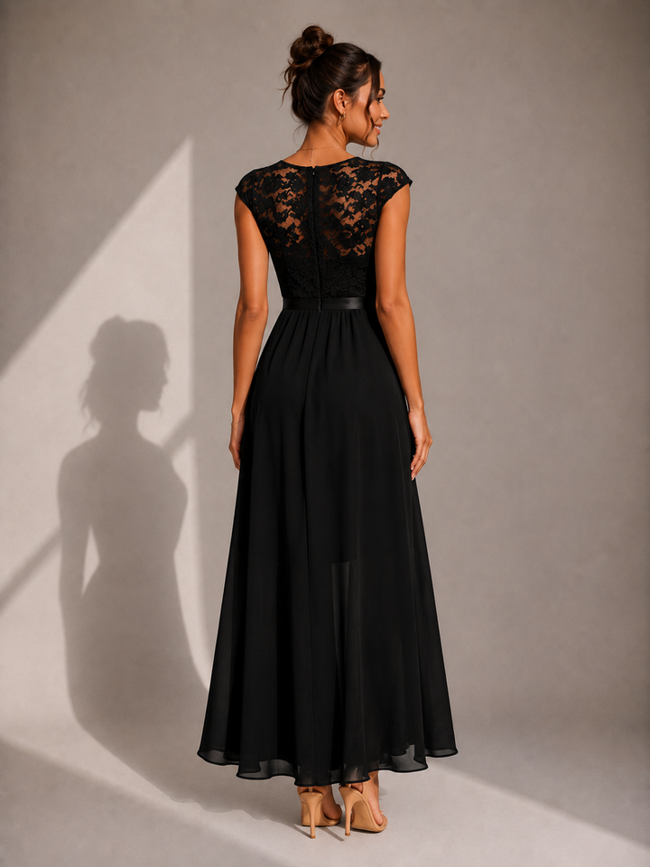 Verine – Maxikleid mit transparentem Ausschnitt
