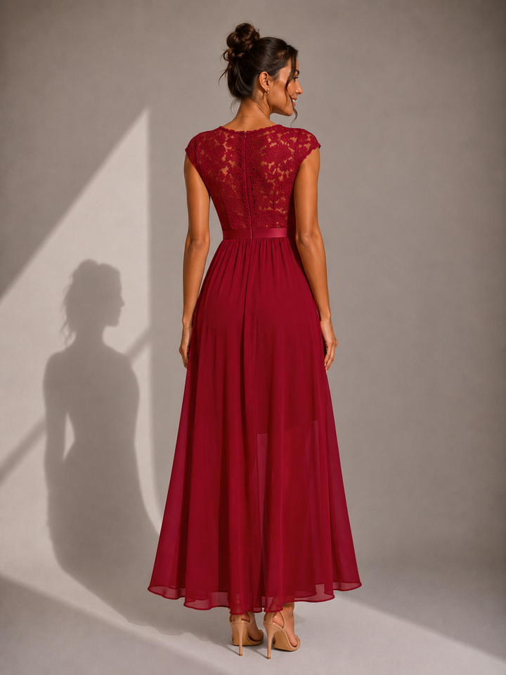 Verine – Maxikleid mit transparentem Ausschnitt