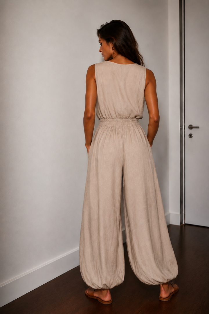 Nevara – Leichter Jumpsuit mit weitem Bein