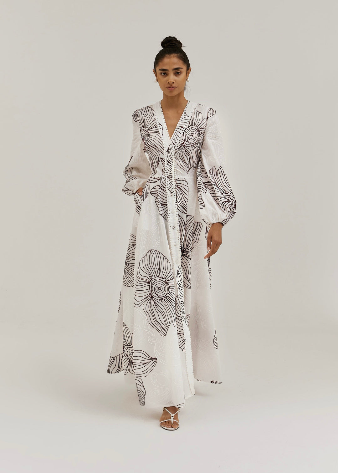 Sivora – Besticktes Baumwoll-Maxikleid