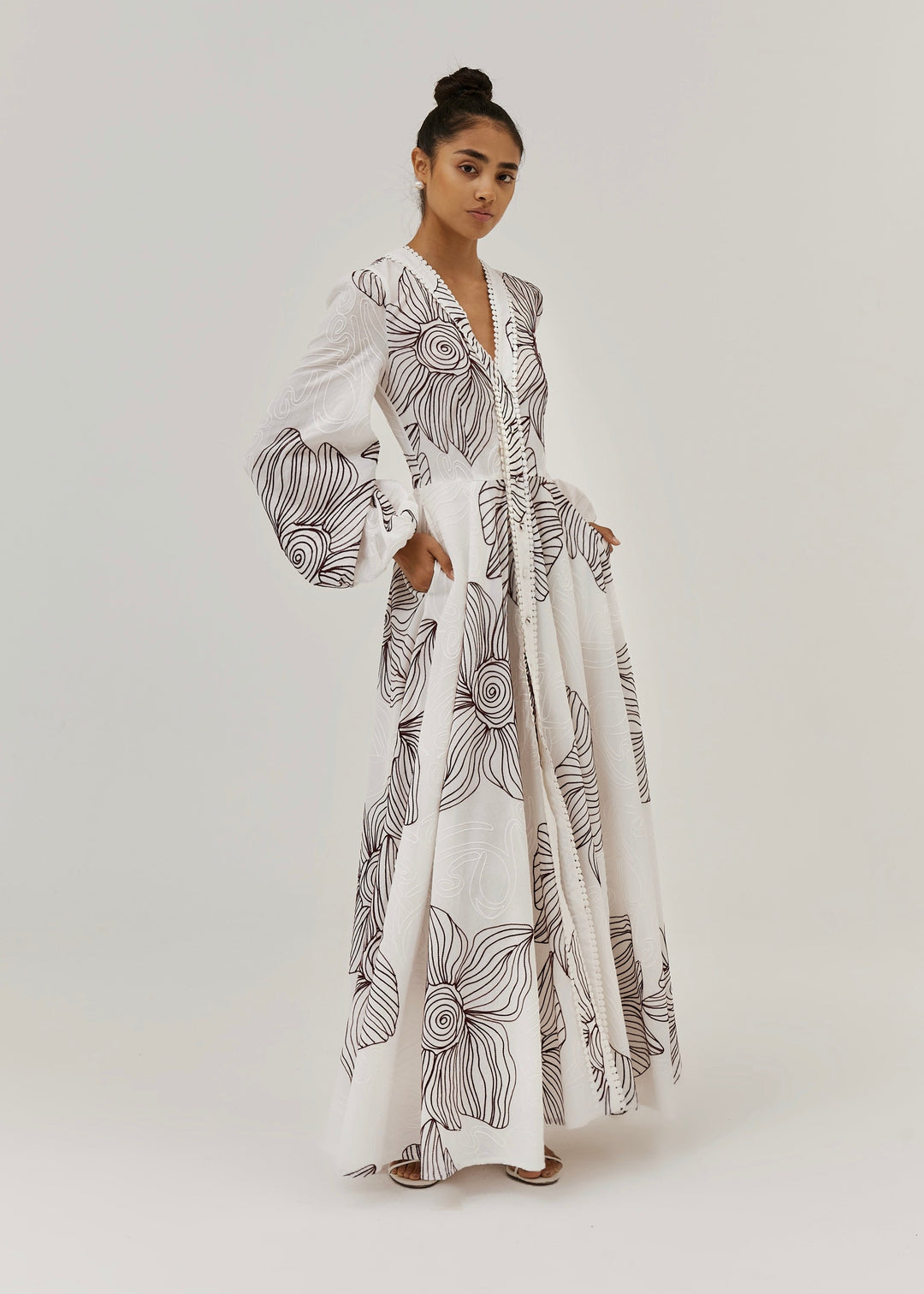 Sivora – Besticktes Baumwoll-Maxikleid