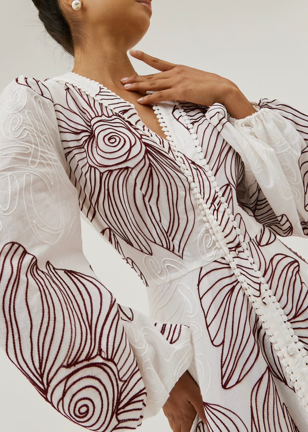 Sivora – Besticktes Baumwoll-Maxikleid