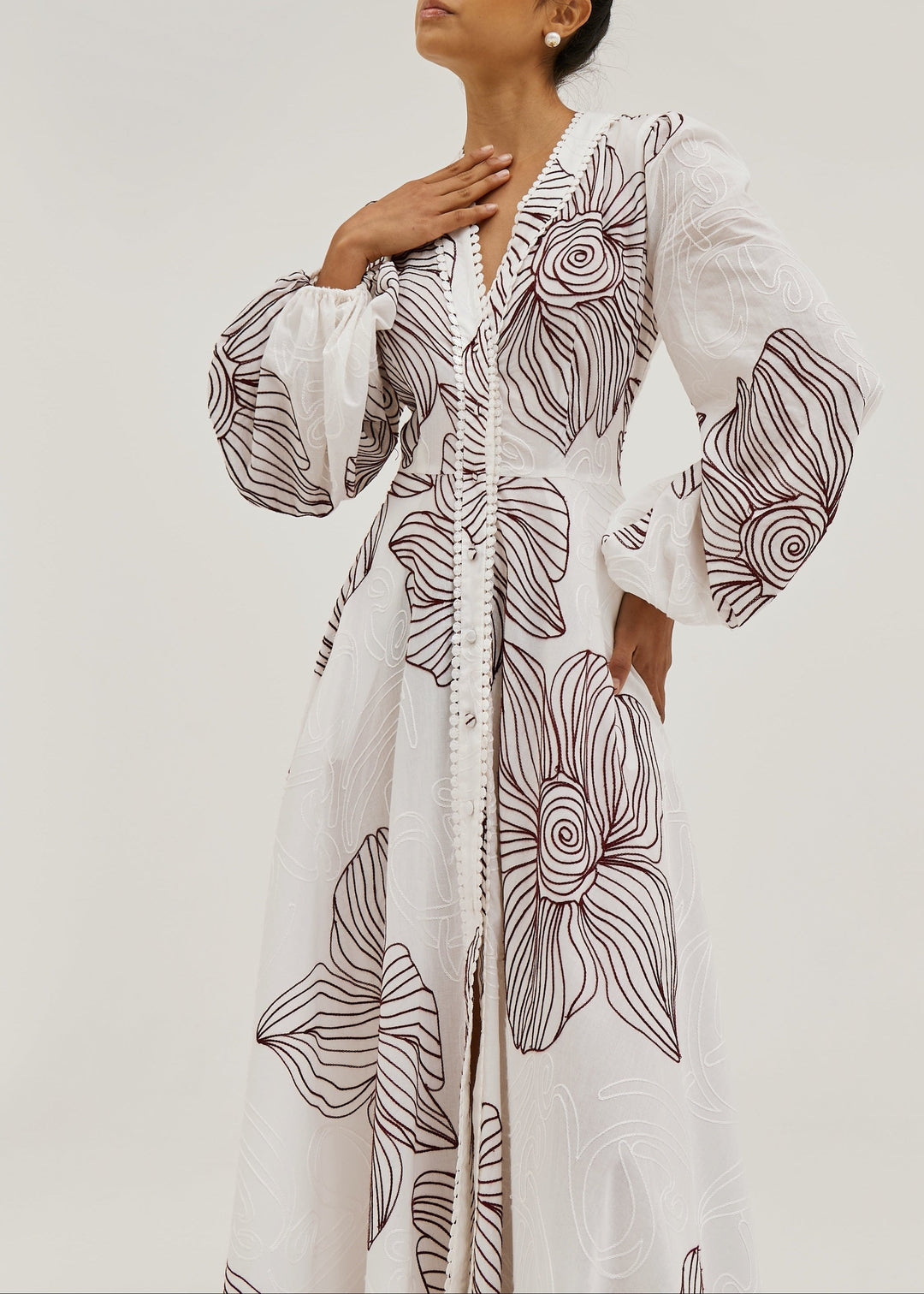 Sivora – Besticktes Baumwoll-Maxikleid