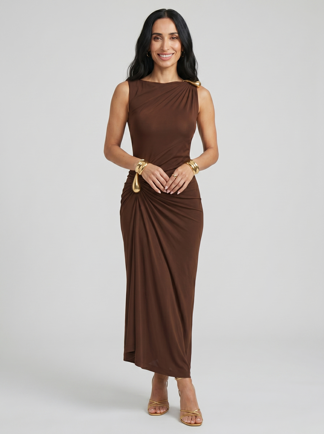 Mireva – Hüftgerafftes Kleid aus technischem Stoff