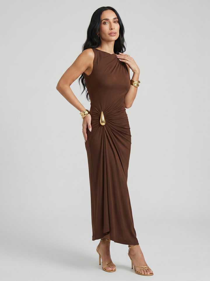 Mireva – Hüftgerafftes Kleid aus technischem Stoff