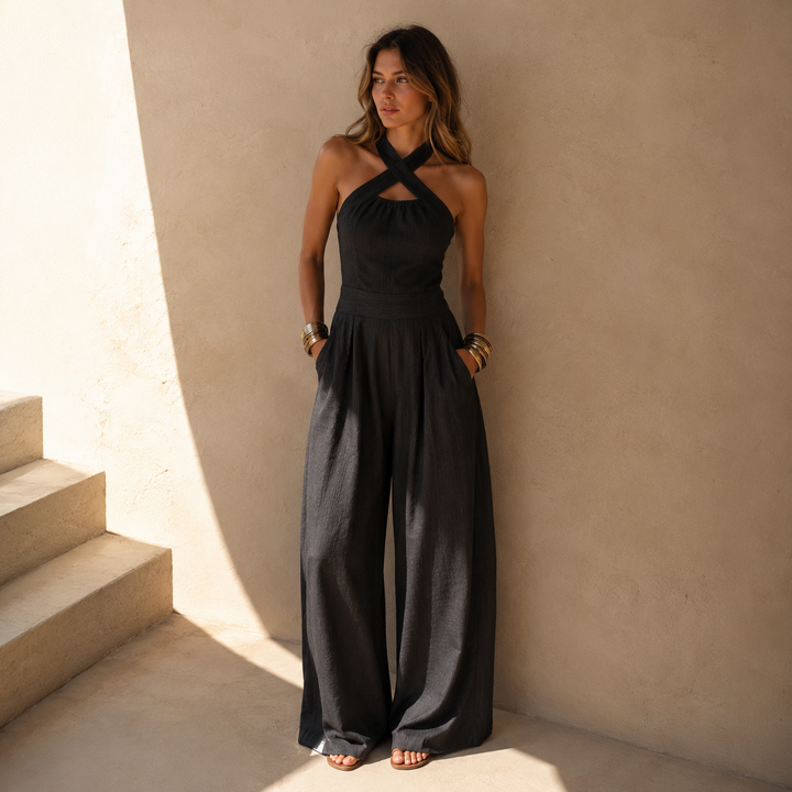 Talyra – Überkreuzter Neckholder-Jumpsuit aus leichtem Stoff