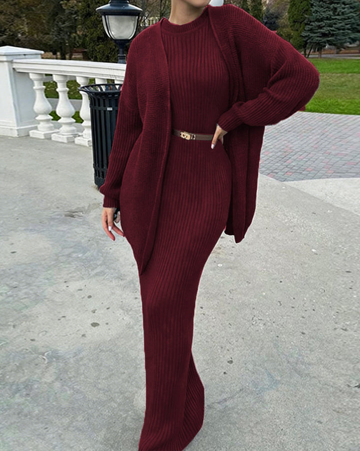 Nivara – Figurbetontes Rippstrickkleid mit Strickjacke im Set