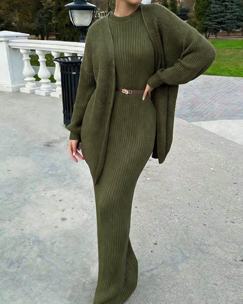 Nivara – Figurbetontes Rippstrickkleid mit Strickjacke im Set