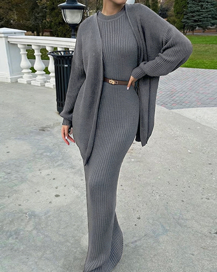 Nivara – Figurbetontes Rippstrickkleid mit Strickjacke im Set