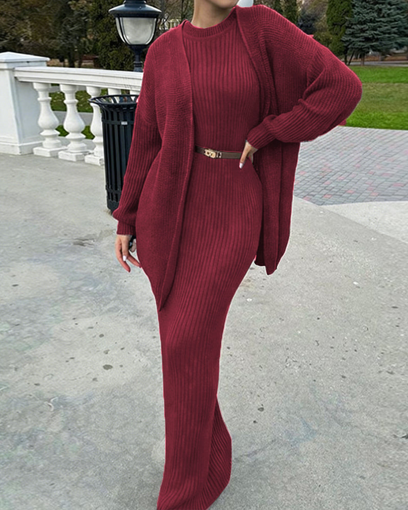 Nivara – Figurbetontes Rippstrickkleid mit Strickjacke im Set