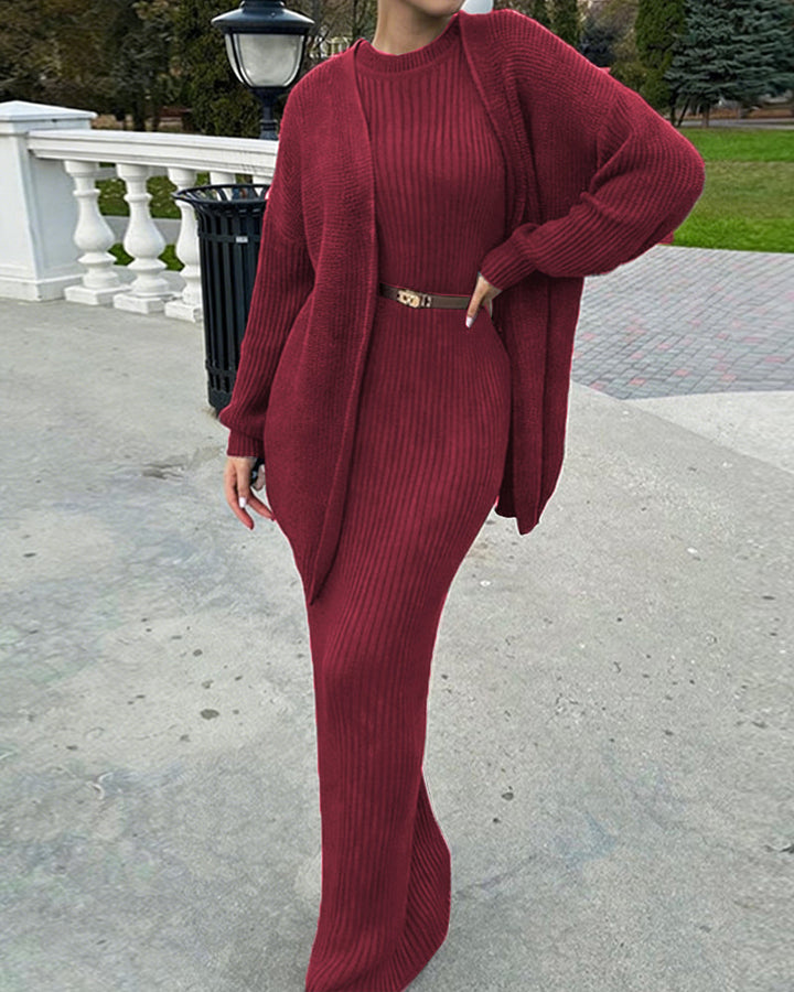 Nivara – Figurbetontes Rippstrickkleid mit Strickjacke im Set
