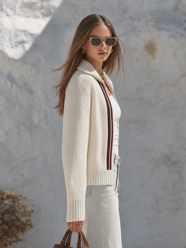 Virela – Gestreifte Strickjacke mit Knopfleiste
