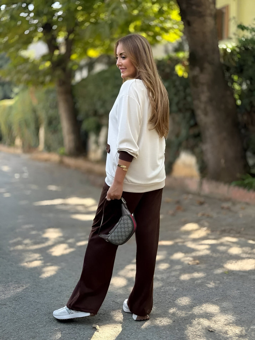 Evoria – Maßgeschneidertes Strickset mit Strickjacke und Hose