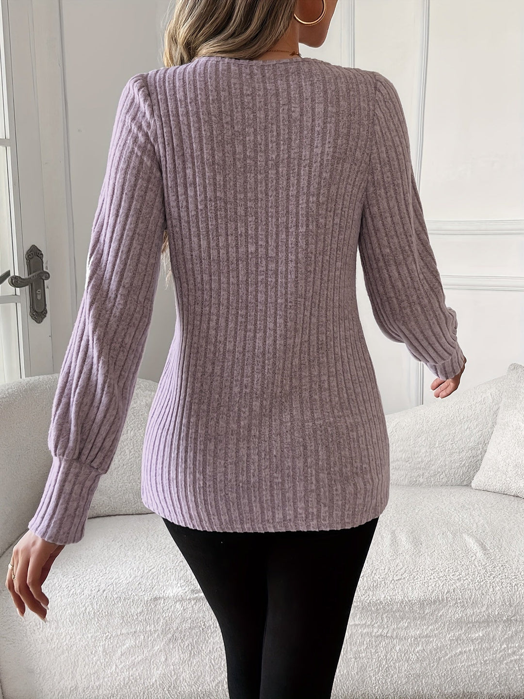 Nivara – Rundhals-Strick-T-Shirt mit Spitzenbesatz