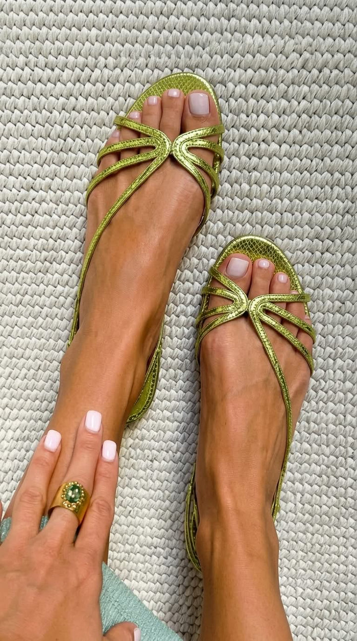 Kirela – dünnriemige Metallic-Optik-Sandalen