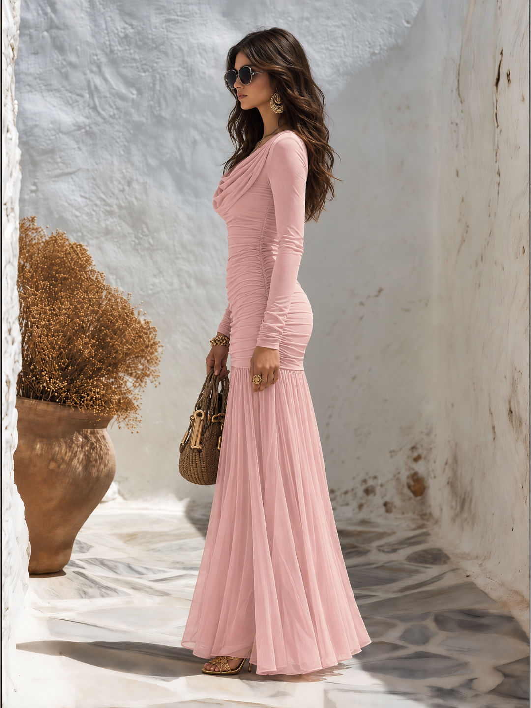 Jalette – Kleid mit tiefem Ausschnitt