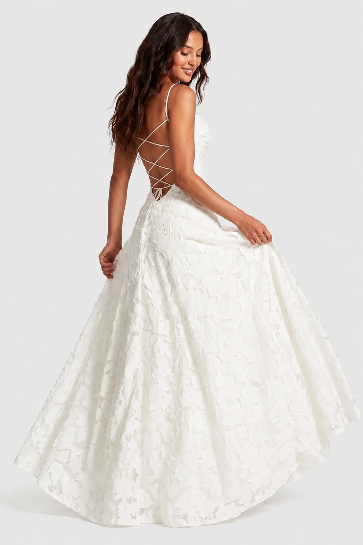 Nerila – erhabenes Blumenspitzenkleid