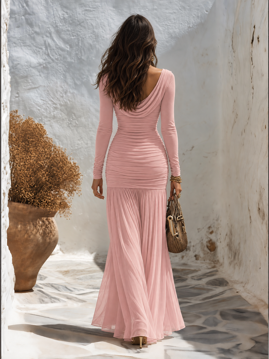 Jalette – Kleid mit tiefem Ausschnitt