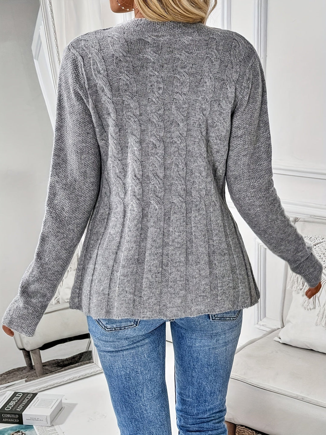 Noreli – Strickjacke mit Twist-Detail
