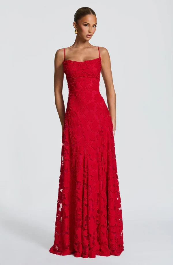 Nalevi – figurformendes Spitzen-Maxikleid