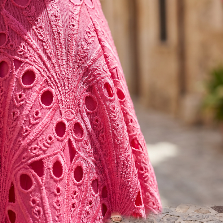 Velara – Hochgeschlossenes Spitzenkragen-Midikleid