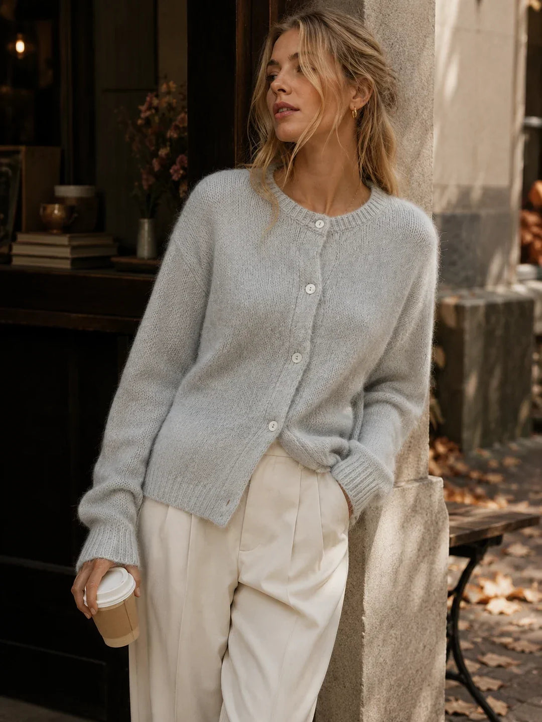 Ilyra – Knopfleisten-Strickjacke