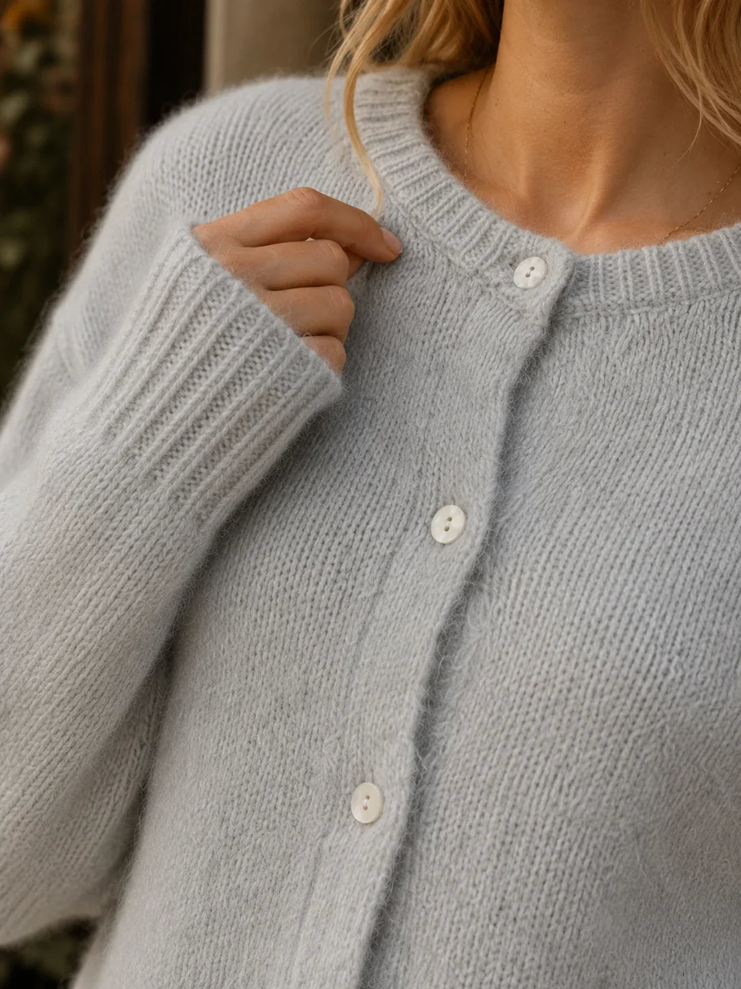 Ilyra – Knopfleisten-Strickjacke