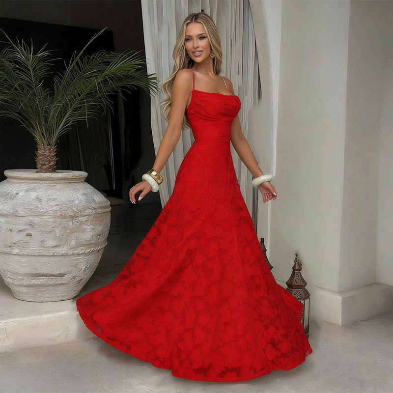 Nalevi – figurformendes Spitzen-Maxikleid