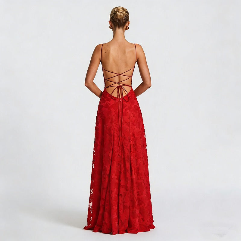 Nalevi – figurformendes Spitzen-Maxikleid
