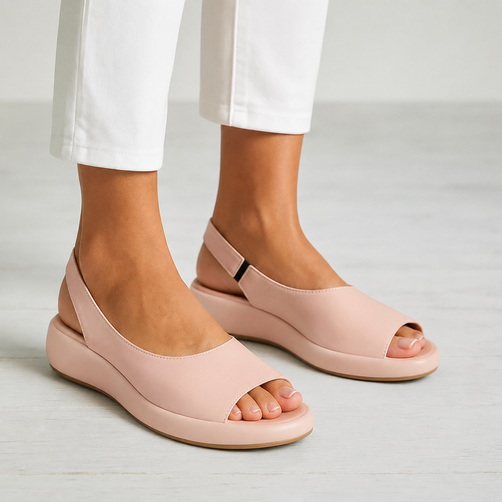 Kaelia – Sandalen mit schmalen Riemen und Gummisohle