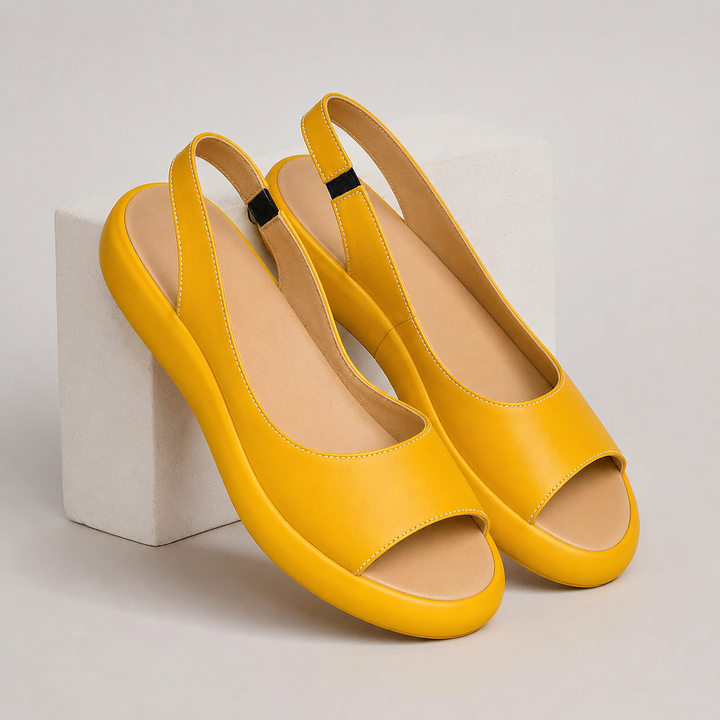 Kaelia – Sandalen mit schmalen Riemen und Gummisohle